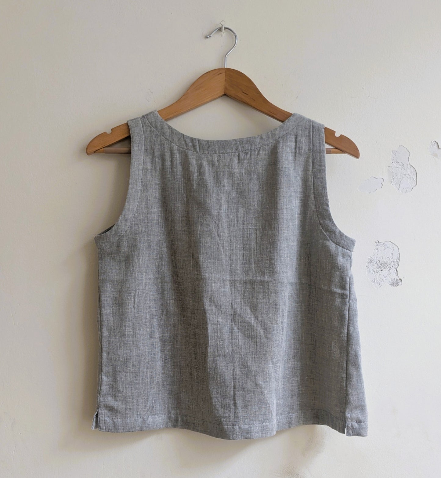 Women's sleeveless cotton top in grey - back image