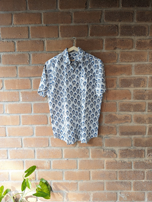 Men's regular fit cotton half sleeves shirt with dark blue prints - Front Image