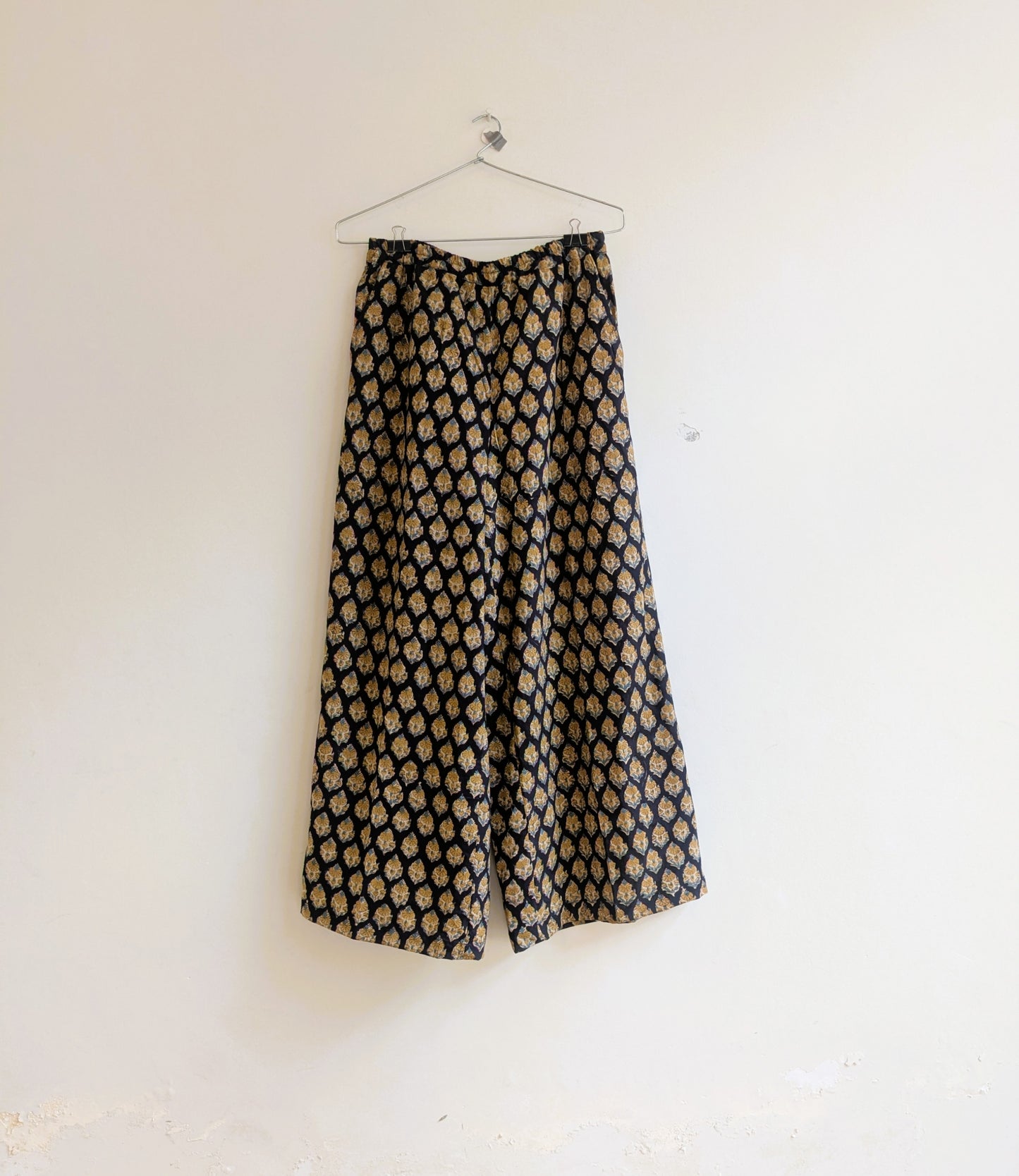Women's cotton block printed, wide legged pants in navy blue - full image