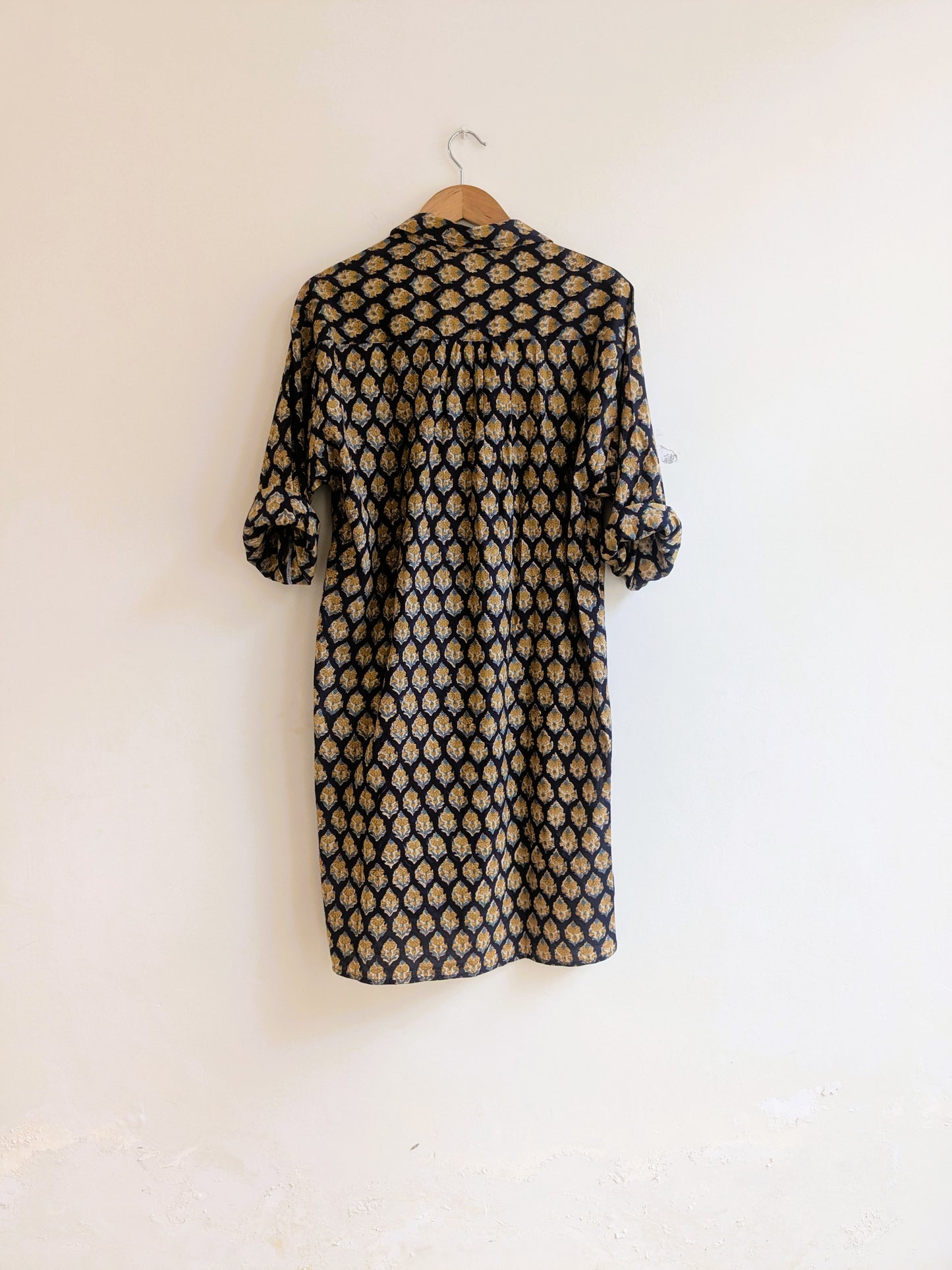 Women's cotton block printed, full sleeves kurta in navy blue - Back image