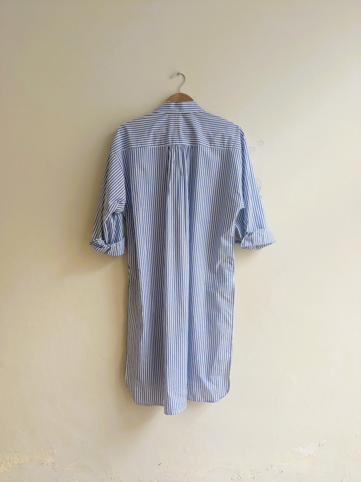 Women's cotton oversized kurta, full sleeves in blue and white stripes - Back Image