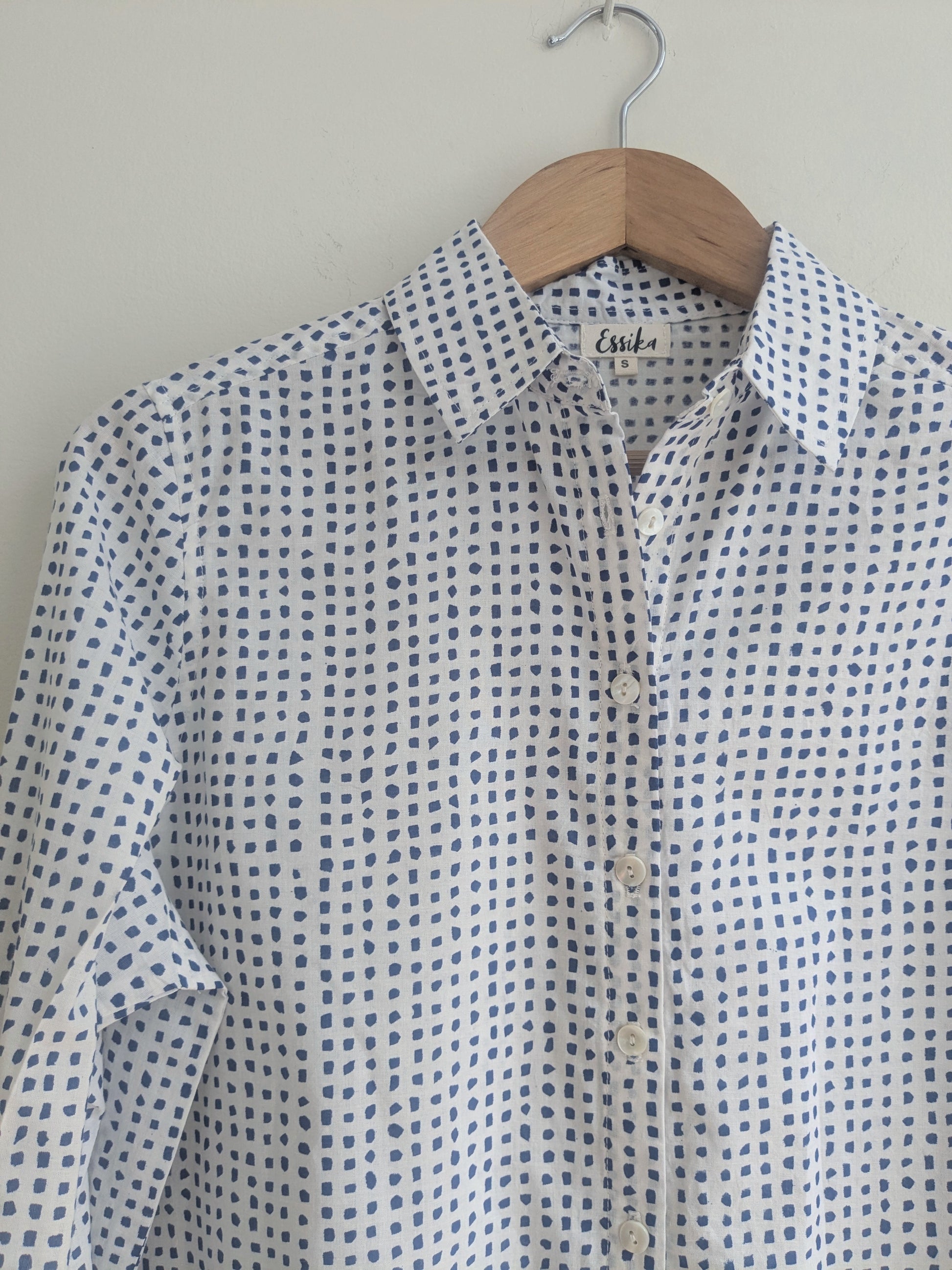 Women's regular shirt in cotton block print with full sleeves in indigo  - closeup image