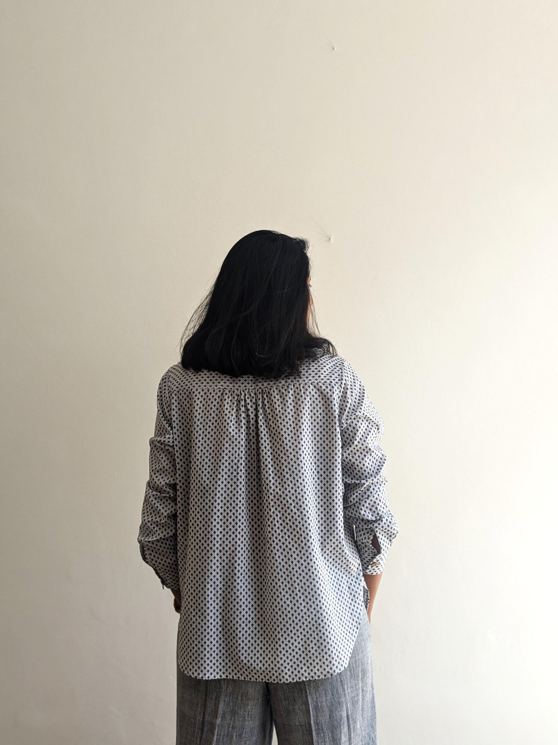 Women's full sleeves cotton ruffle shirt in grey & blue -back image