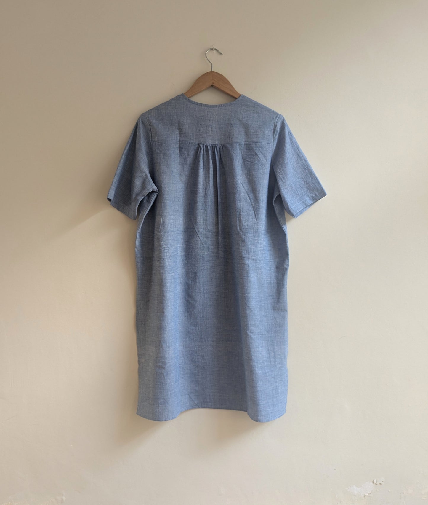 Women's long cotton kurta with half sleeves in blue  - back image