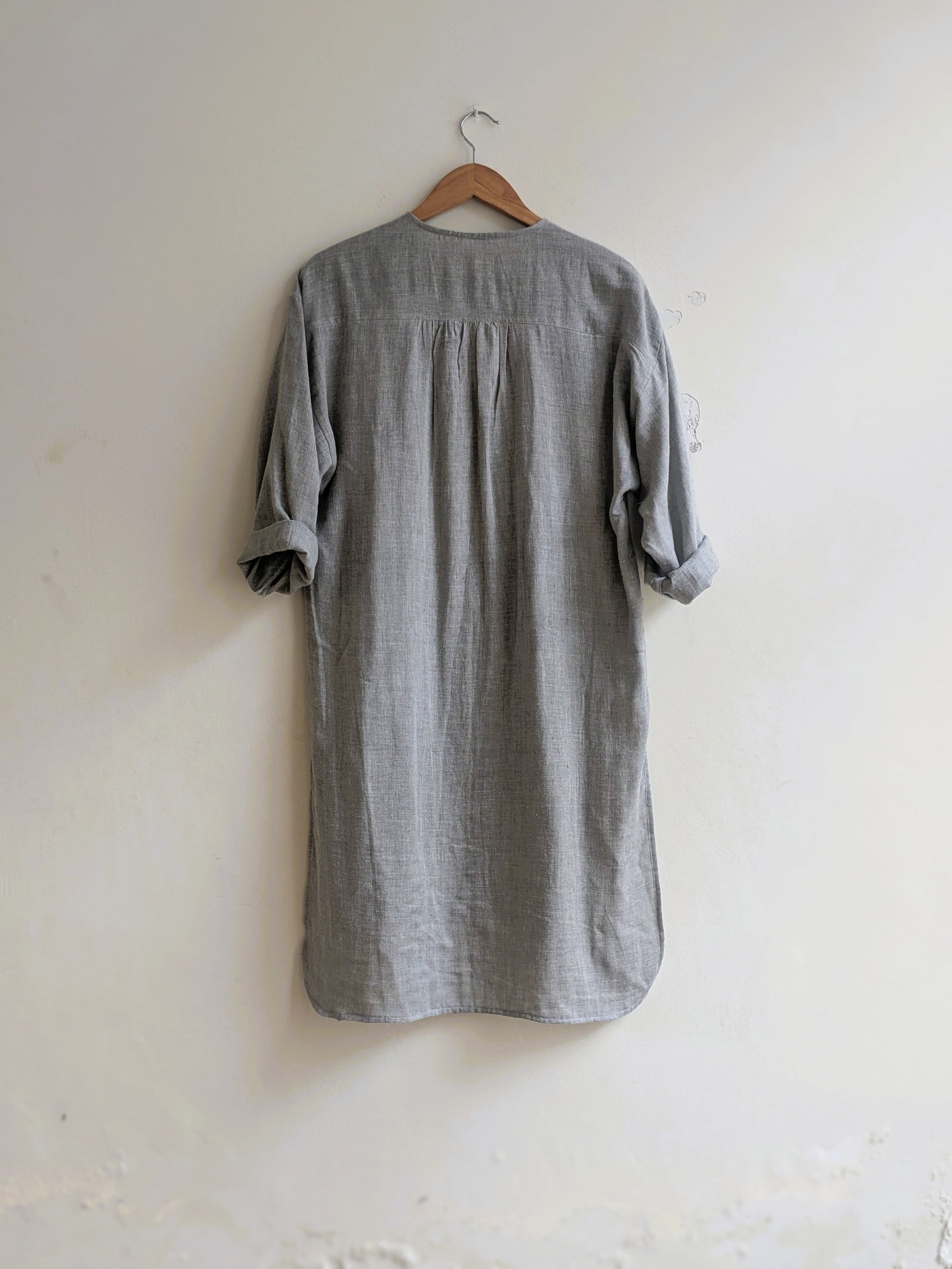 Women's cotton oversized kurta with long sleeves in grey -  back image