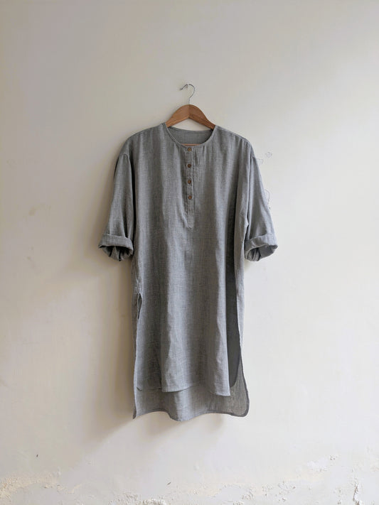 Women's cotton oversized kurta with long sleeves in grey - Front Image