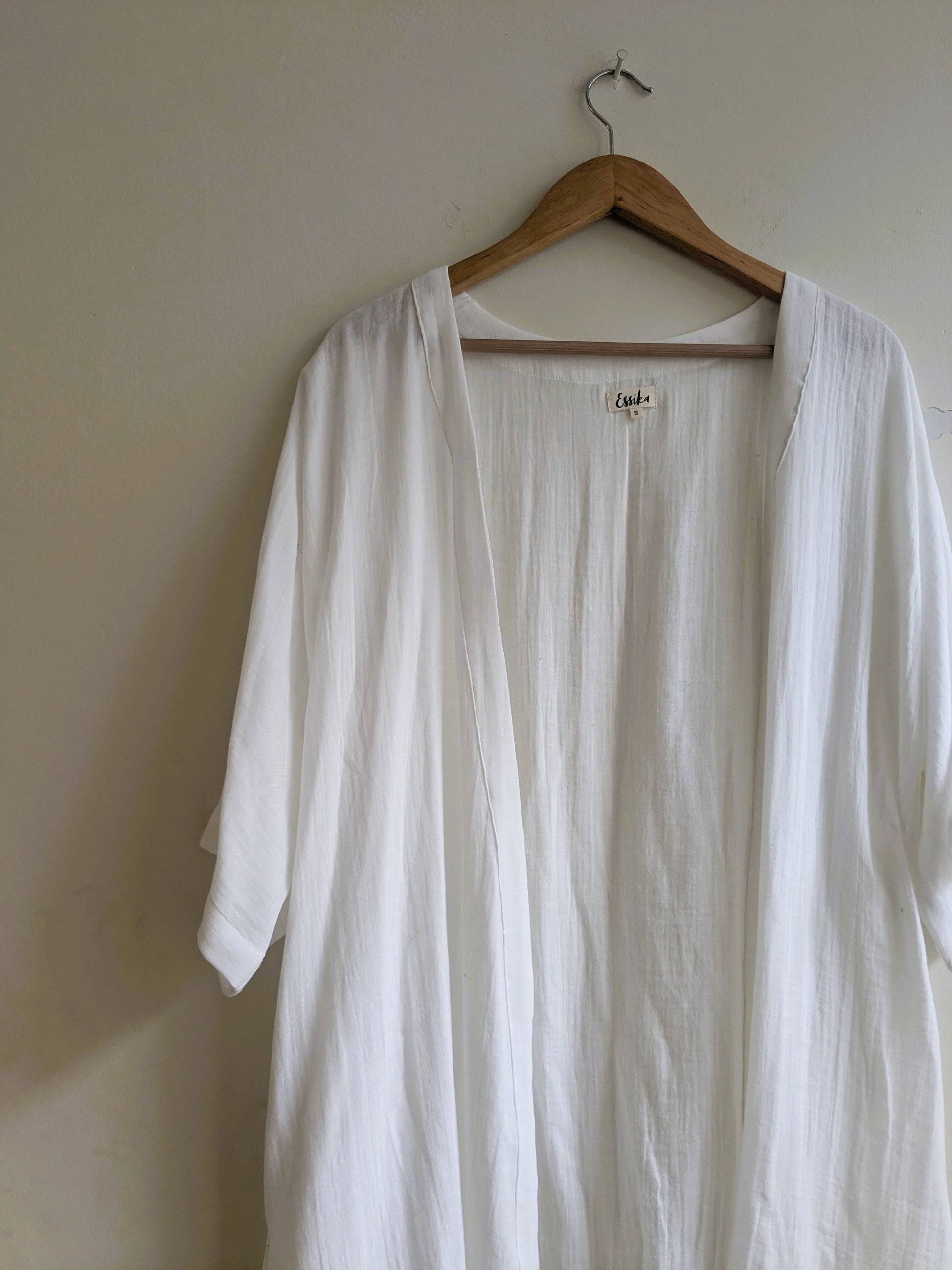 Women's dojo wrap in white cotton - Closeup Image