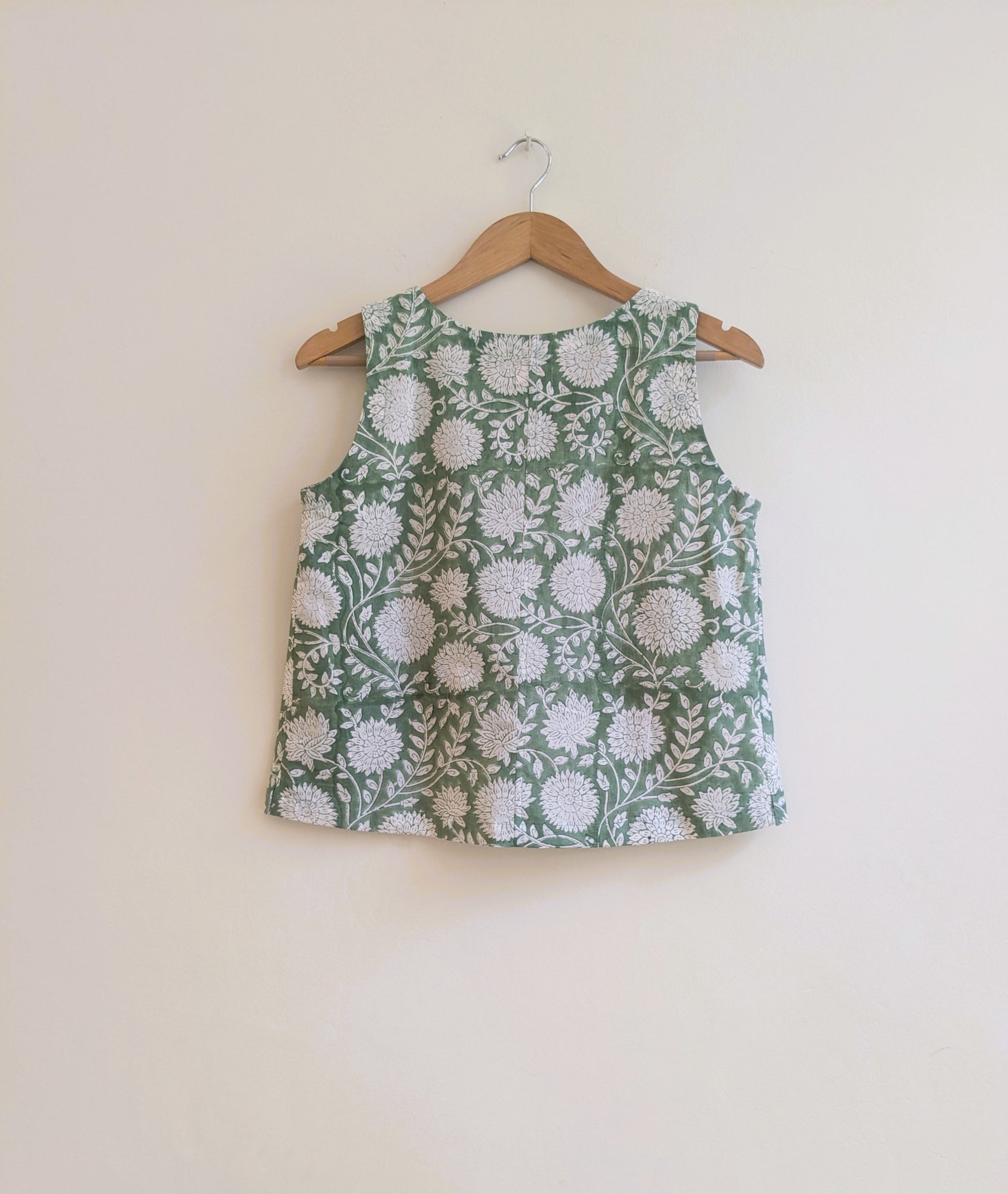 Women's sleeveless top in green - back image