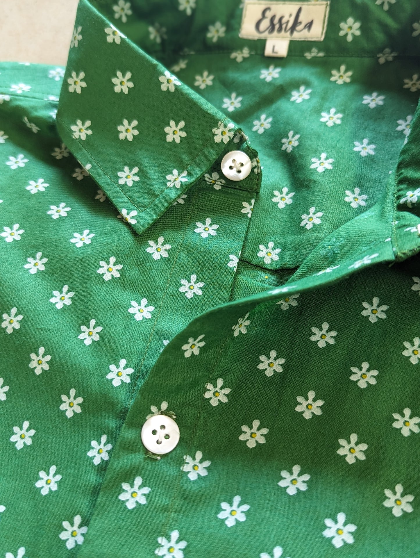 Men's regular fit cotton half sleeves shirt - Green - Closeup Image