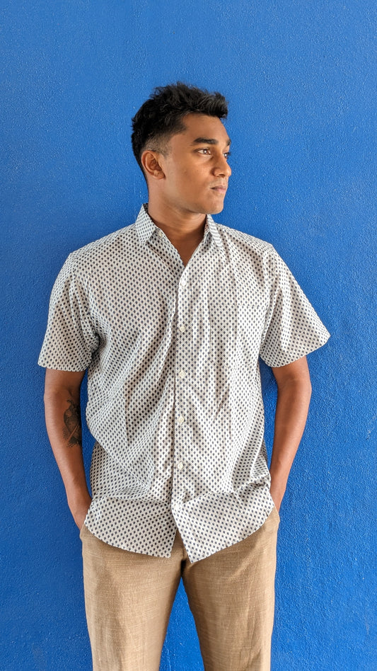 Men's regular fit cotton half sleeves shirt with  blue prints - Front Image