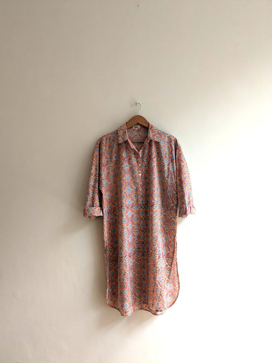 Women's oversized cotton kurta with full sleeves in multicolour, featuring orange and pink  - front image