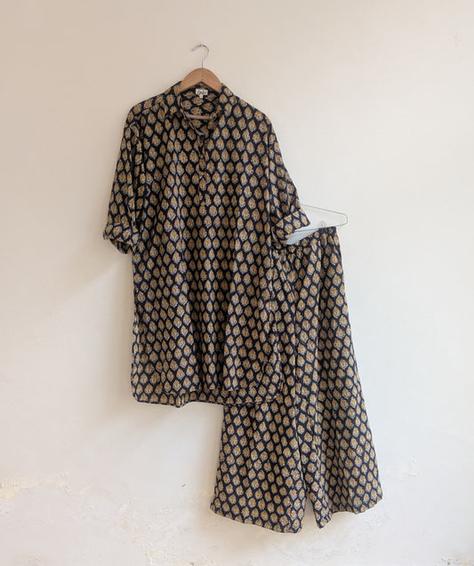 Women's cotton block printed, full sleeves kurta with wide legged pants.   Kurta set in navy blue  - Full image