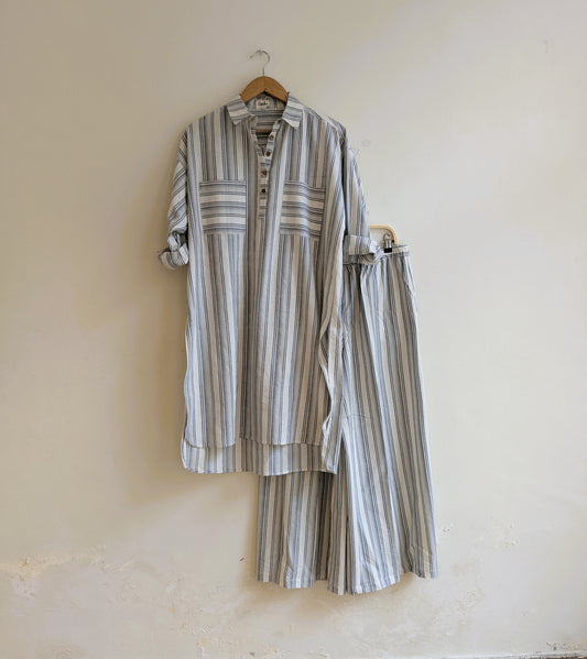 Women's handloom cotton oversized full sleeves kurta in stripes with wide legged pants - Kurta full set image