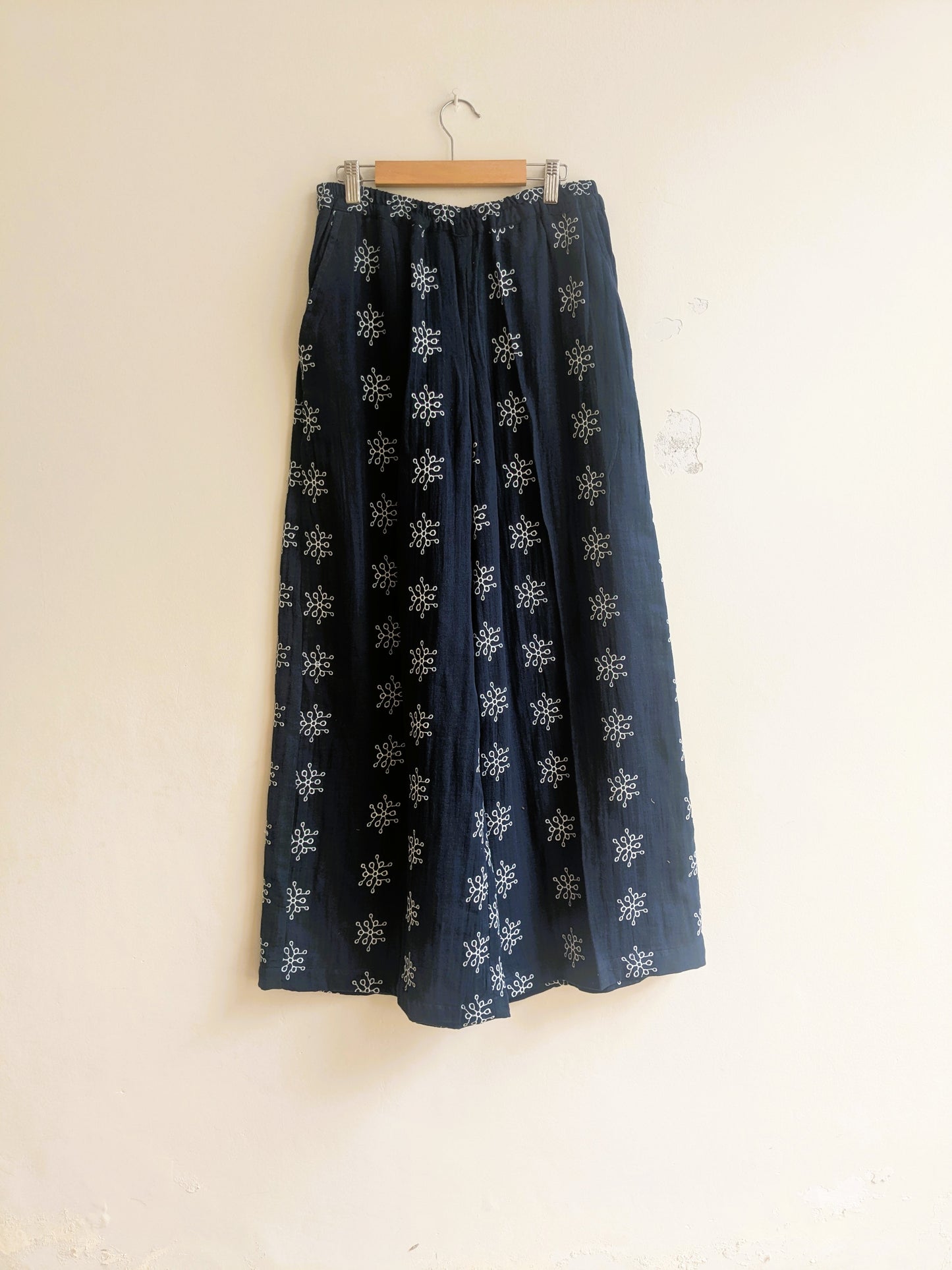 Women's wide leg long pants with side two pockets in navy blue - back  image