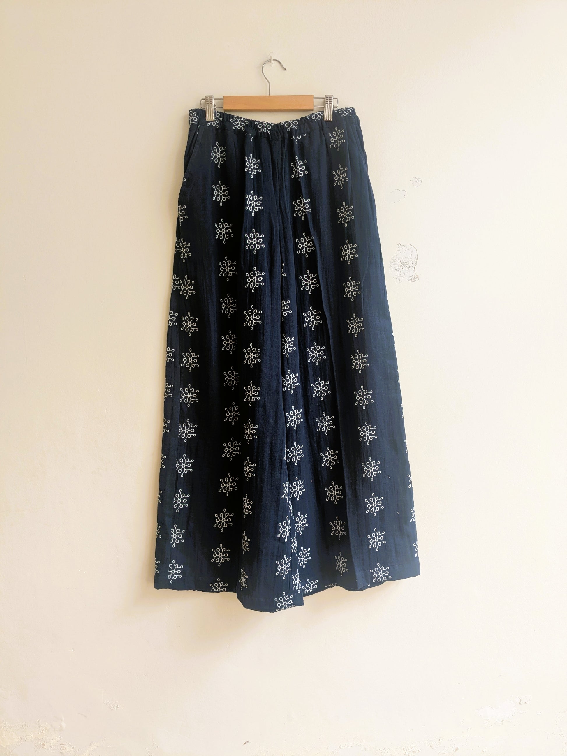 Women's wide leg long pants with side two pockets in navy blue - back  image