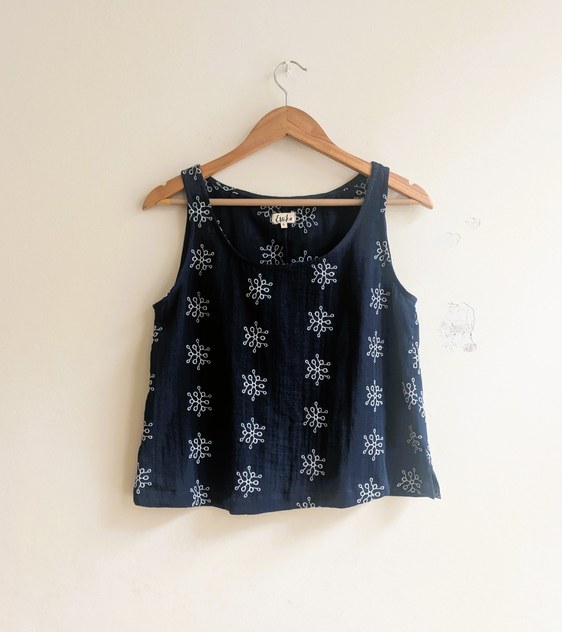 Women's tank top in navy blue - front image