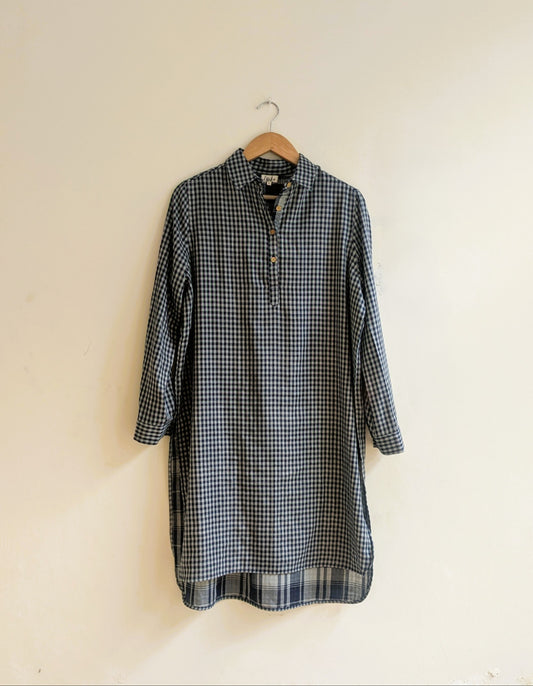 Women's cotton  regular kurta with collar and cuff in navy checks - full front image