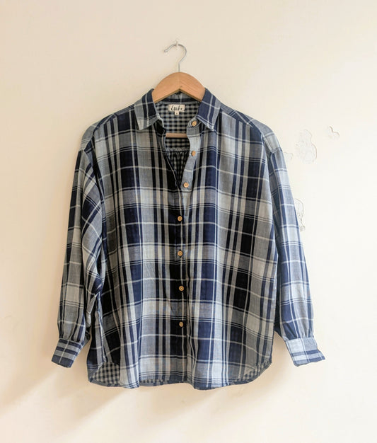 Women's oversized shirt, full sleeves in navy, cotton blend - front image
