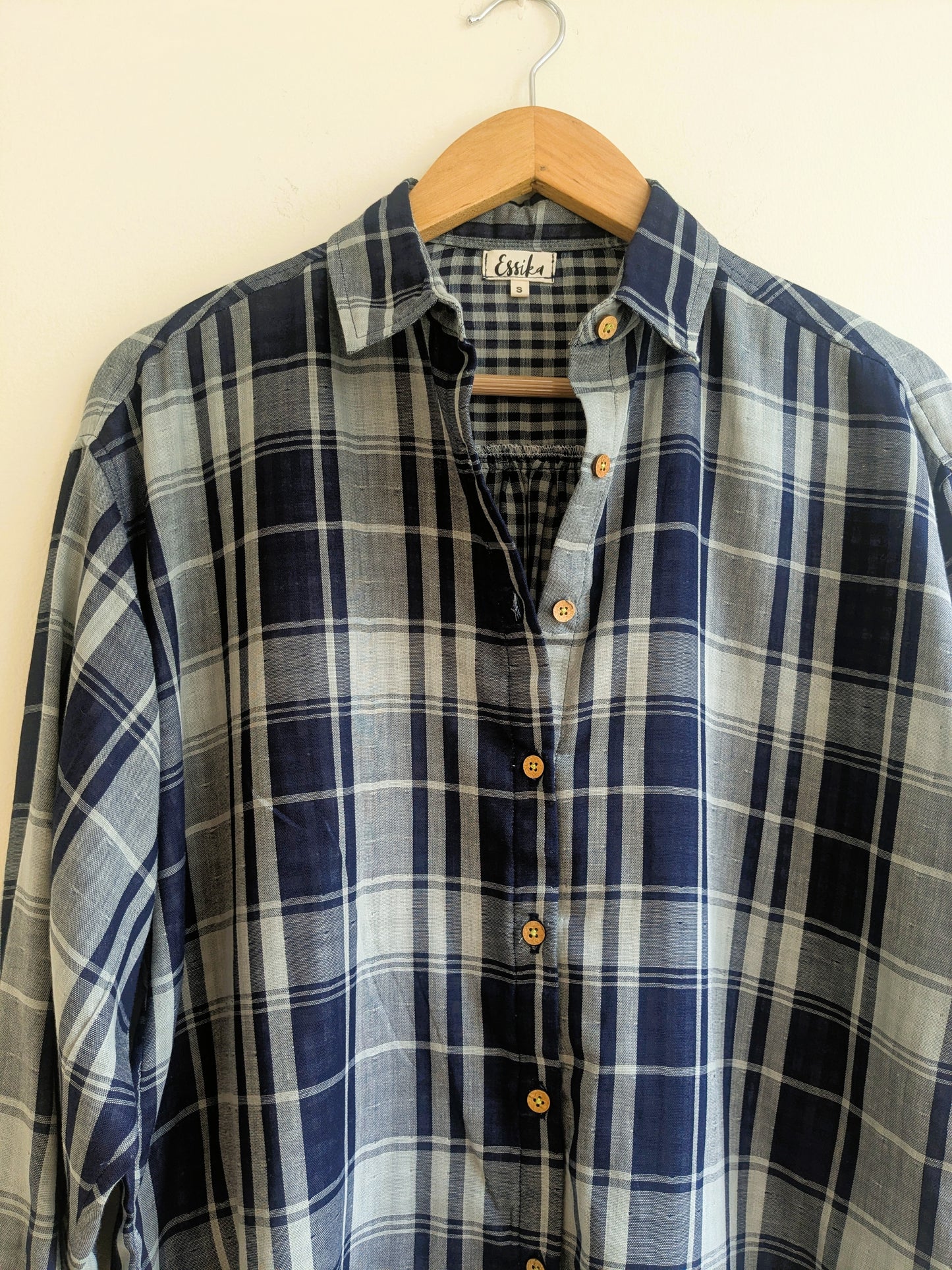 Women's oversized shirt, full sleeves in navy, cotton blend - closeupimage