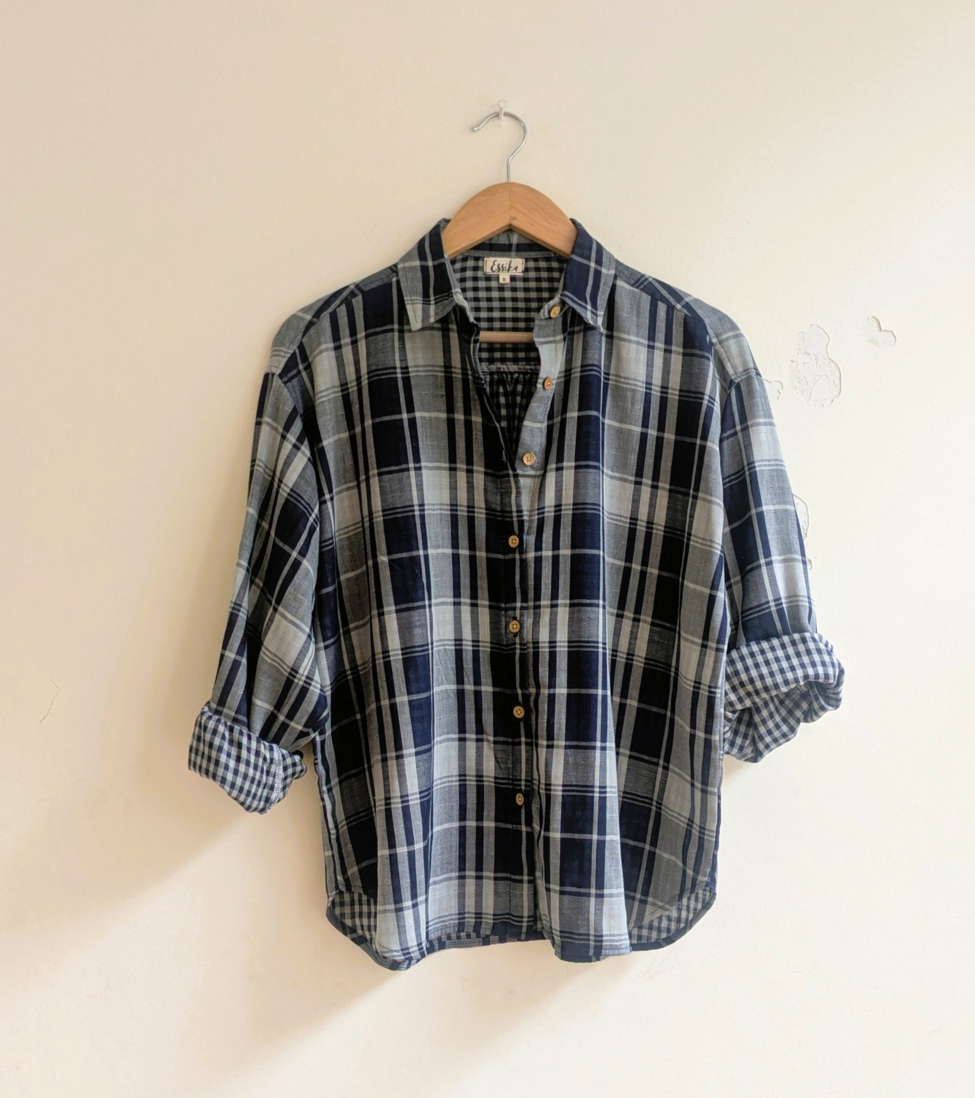 Women's oversized shirt, full sleeves in navy, cotton blend - front image