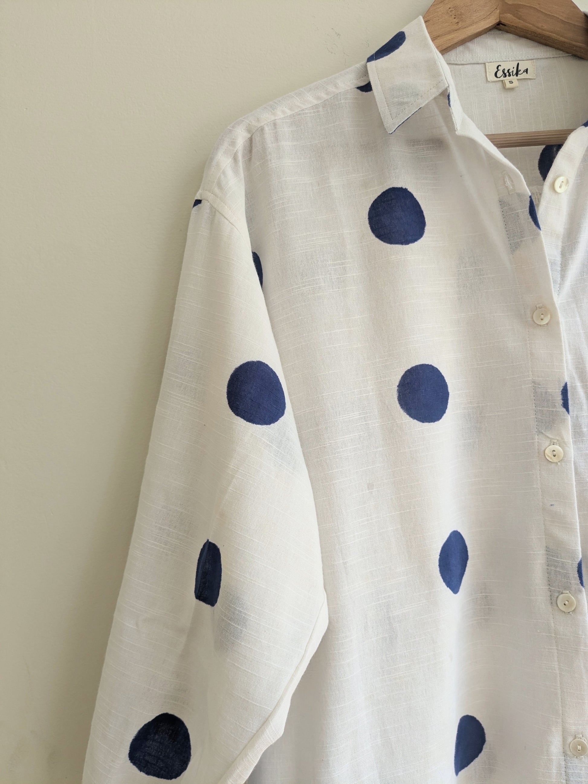 Women's cotton oversized shirt in polka dot with full sleeves -closeup image
