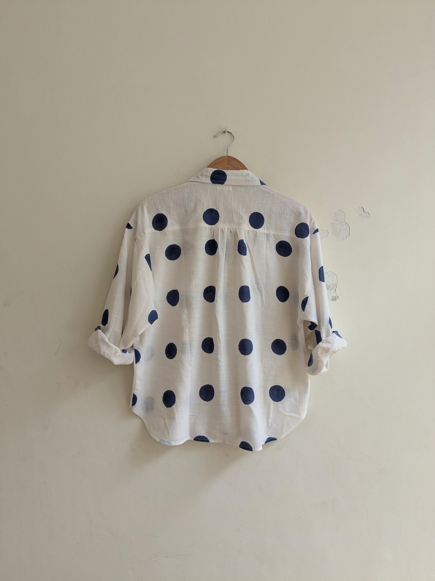 Women's cotton oversized shirt with full sleeves in cotton polka dot - Back  Image