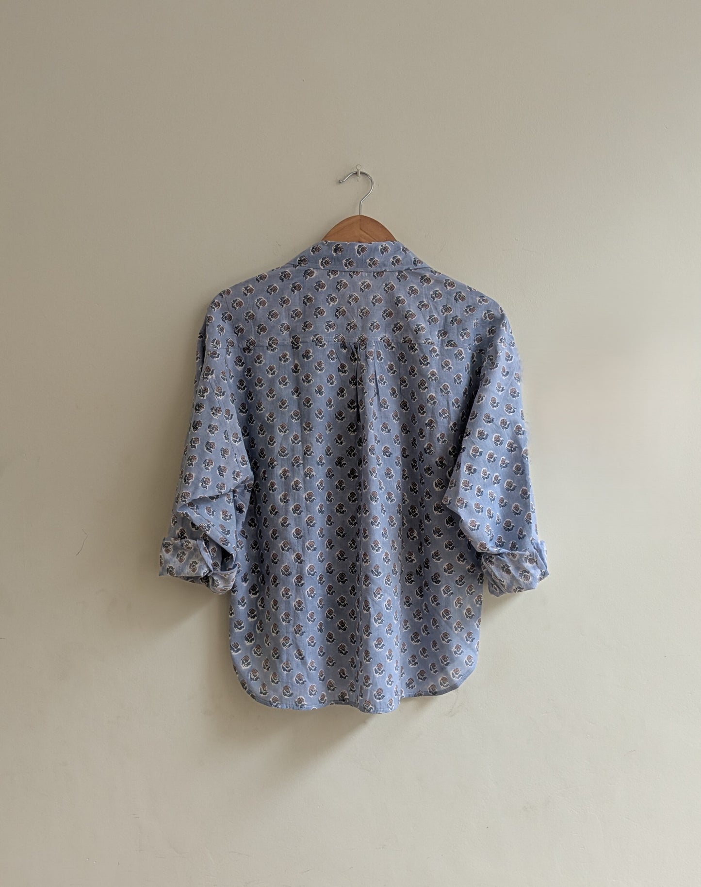 Women's cotton oversized shirt with full sleeves in cotton, blue colour - back image