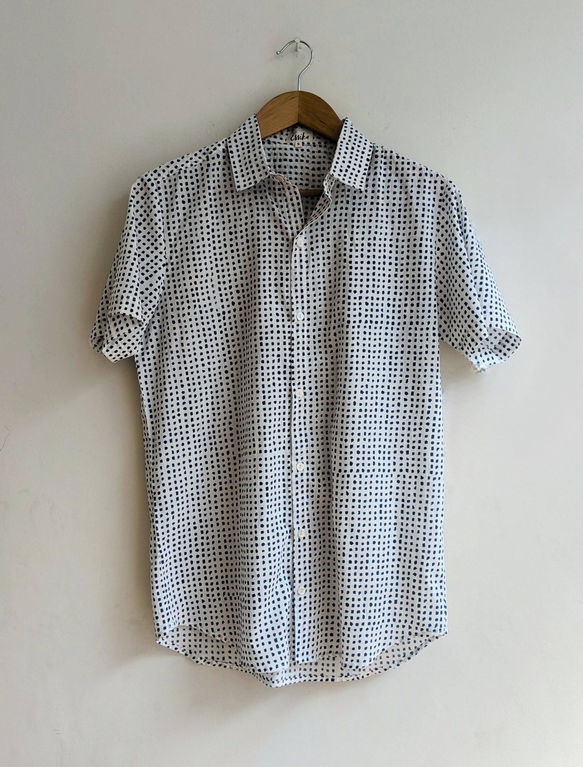 Men's regular shirt  in block print cotton with half sleeves in indigo  - front image