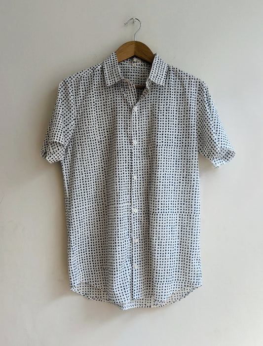 Men's regular shirt  in block print cotton with half sleeves in indigo  - front image