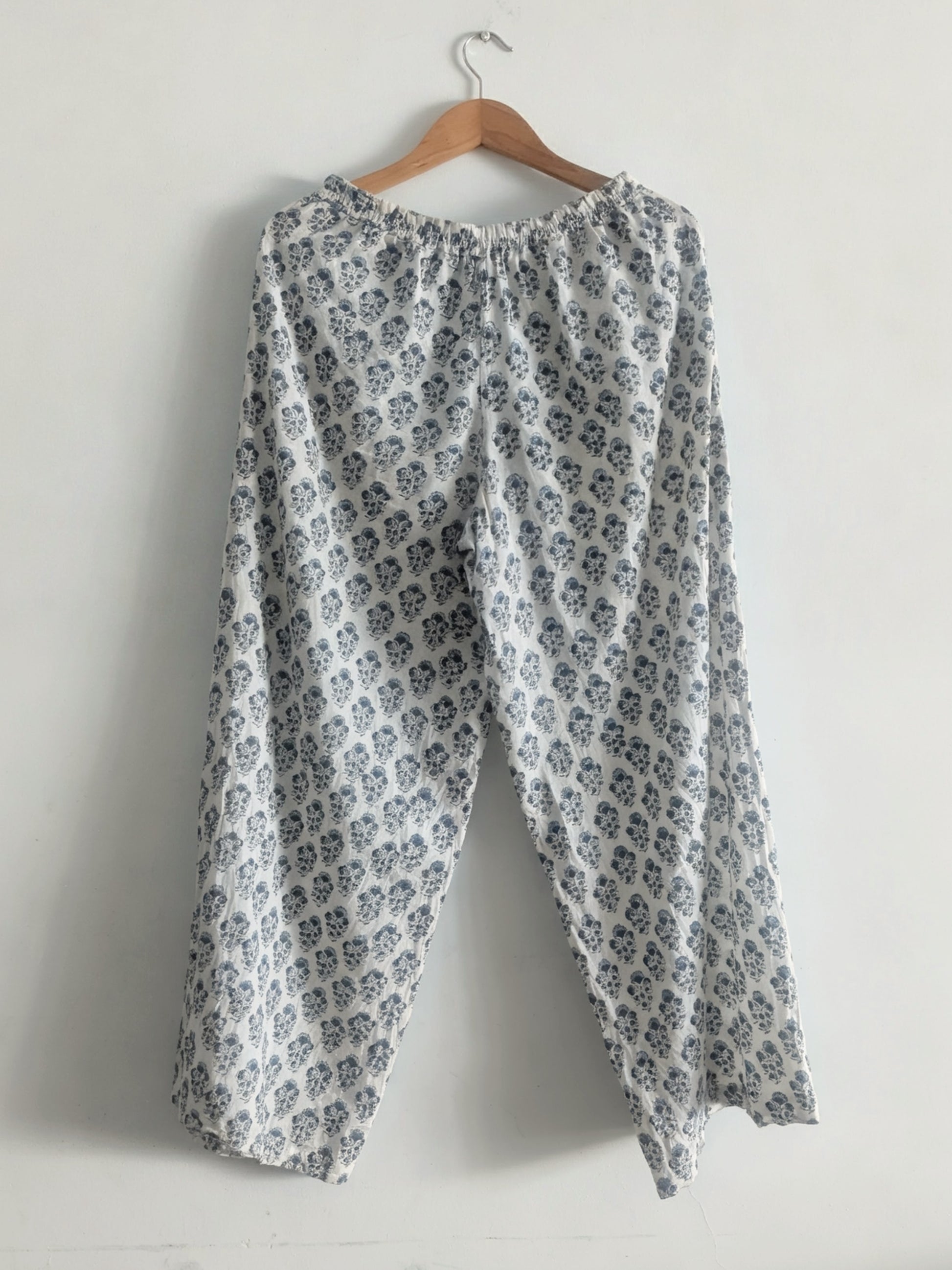 Women's wide leg pants in cotton block print - back image