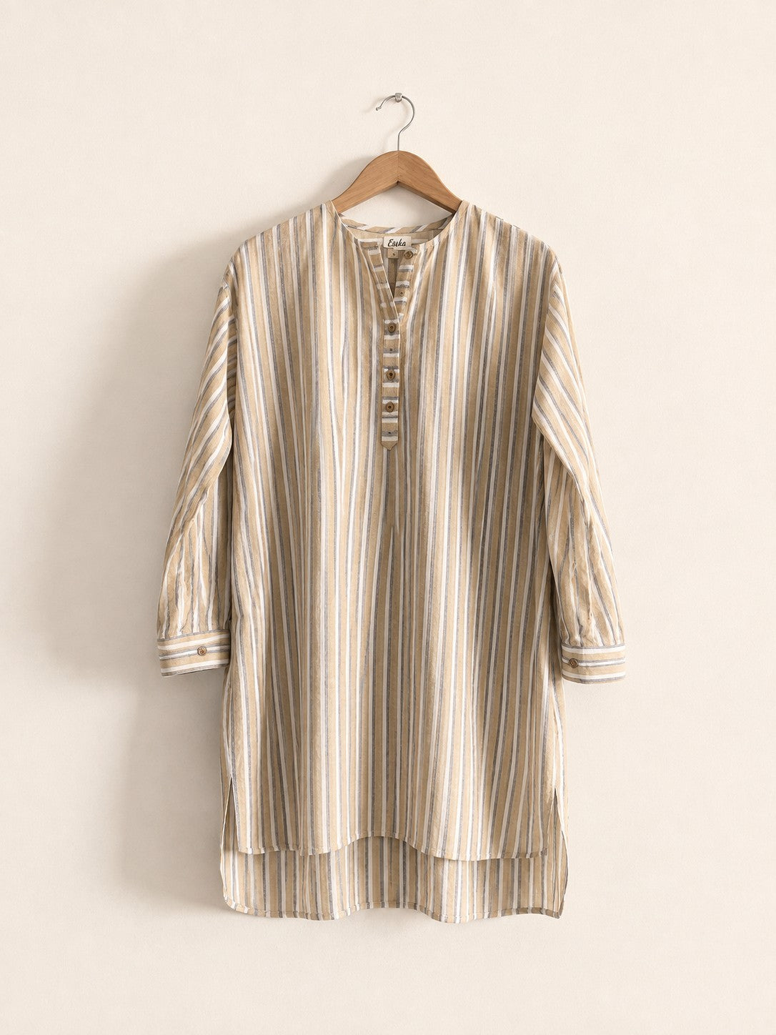 Women's regular kurta in handloom cotton with full sleeves and cuff, round neck - front full image