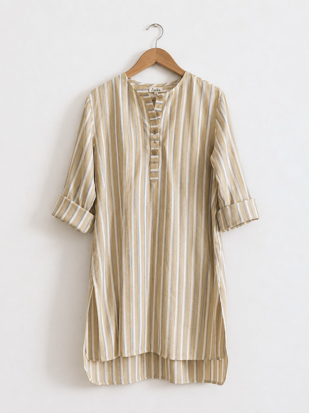 Women's regular kurta in handloom cotton with full sleeves and cuff, round neck - front image