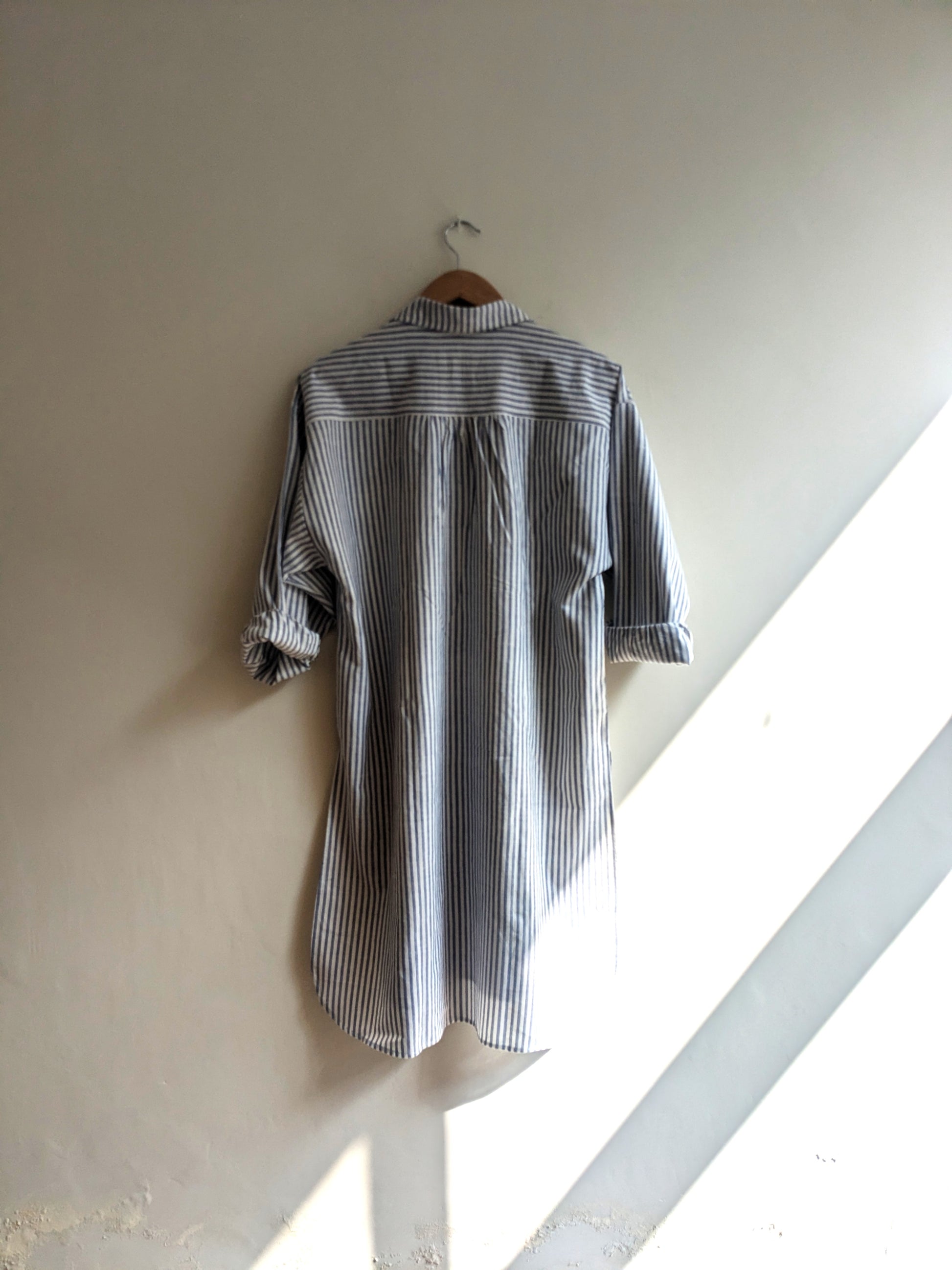 Women's oversized kurta, full sleeves in blue and white stripes in cotton - back image