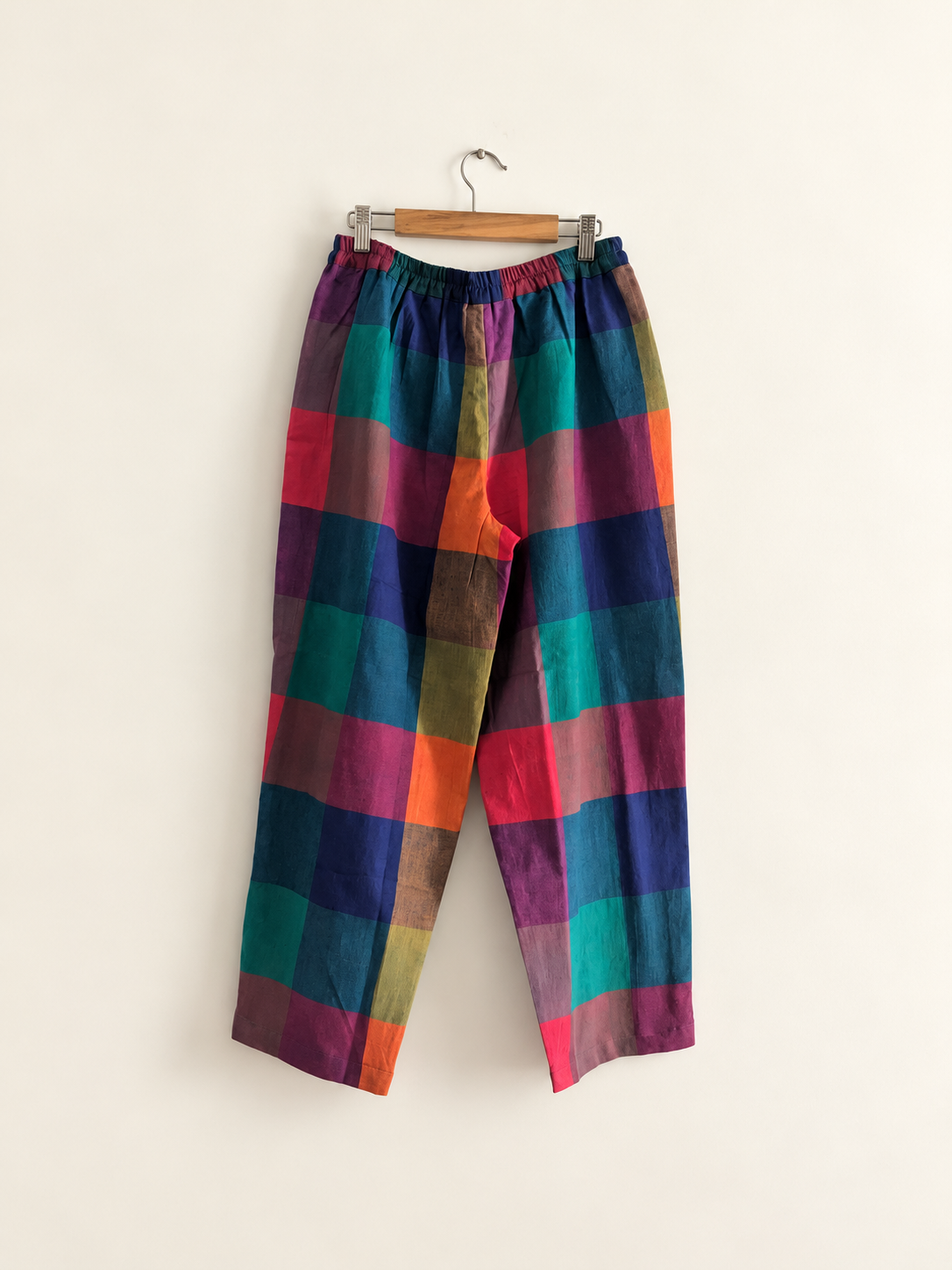 Women's regular pants  made with 100% handloom cotton in multicolour checks - back image