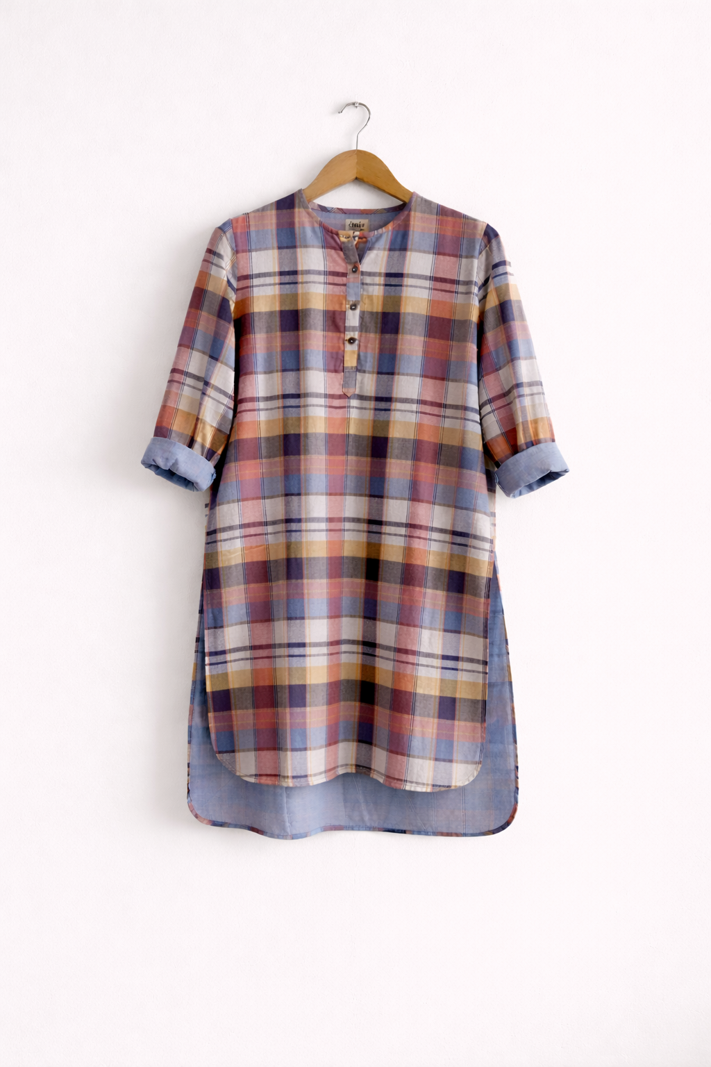 Women's cotton regular kurta with 3/4th sleeves in multicolor - front image