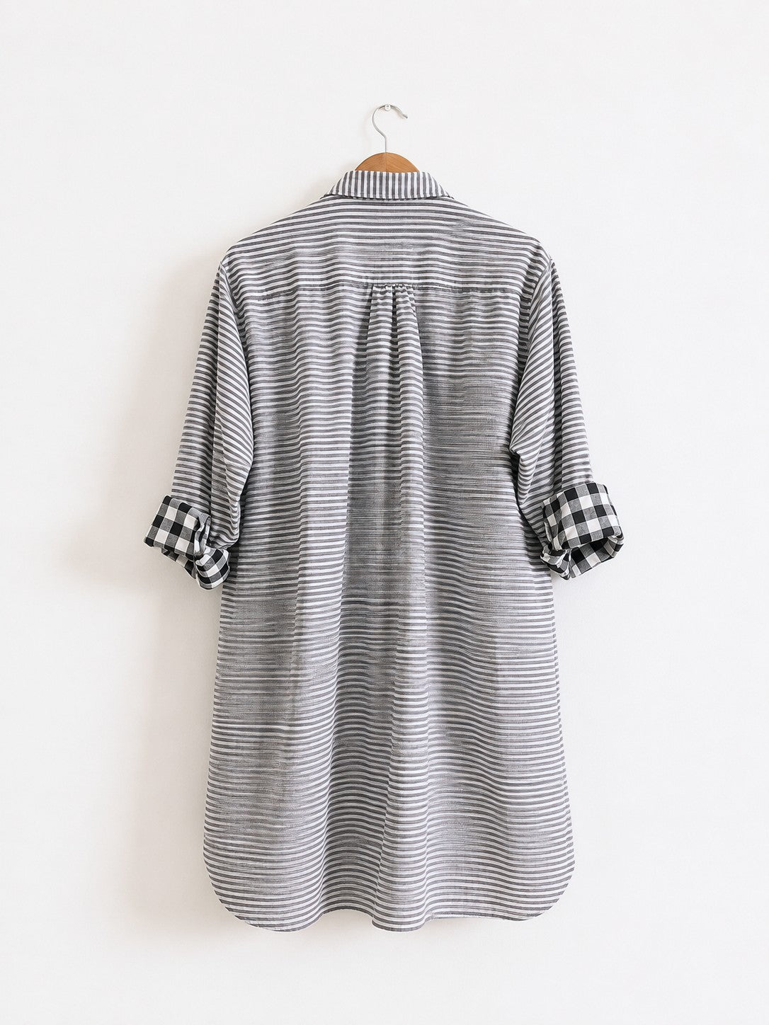 Women's cotton kurta with full sleeves and cuffs and collar in black stripes - back image