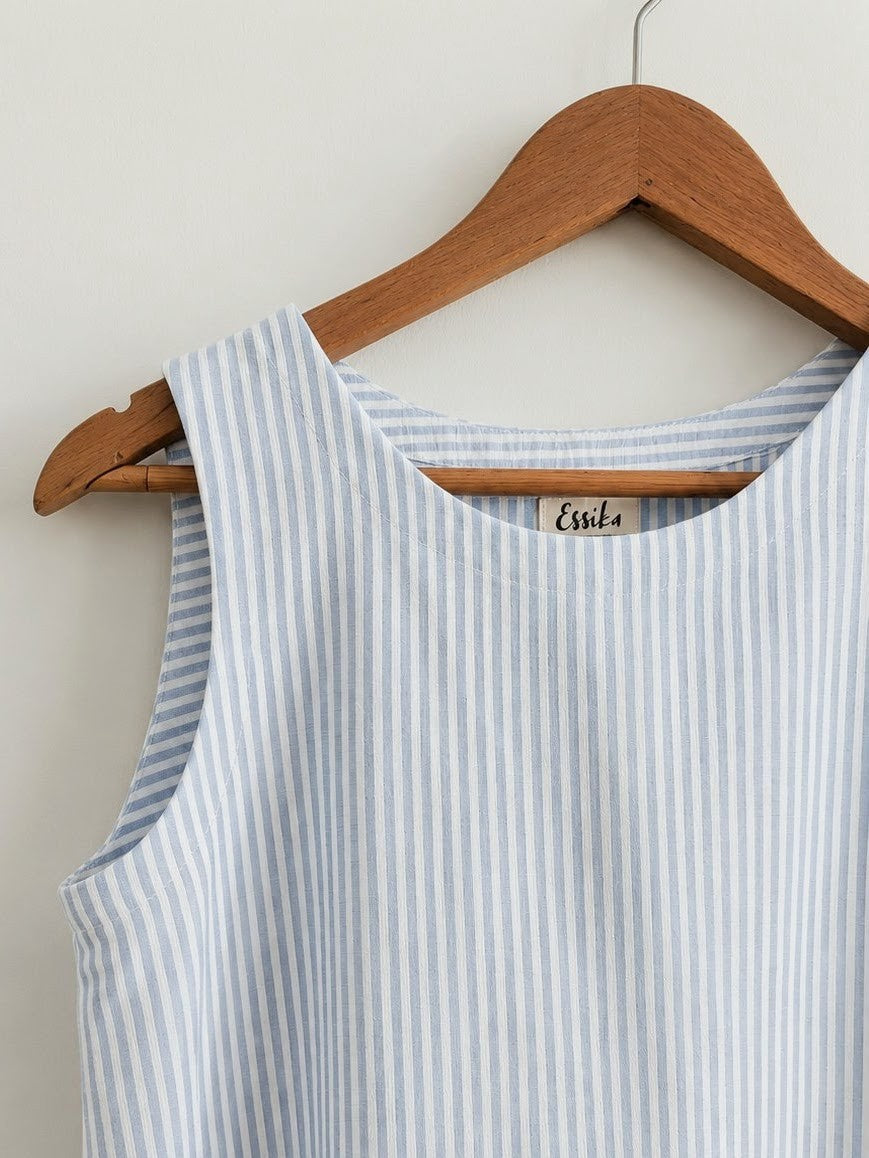 Women's sleeveless top made with cotton linen in light blue - closeup image