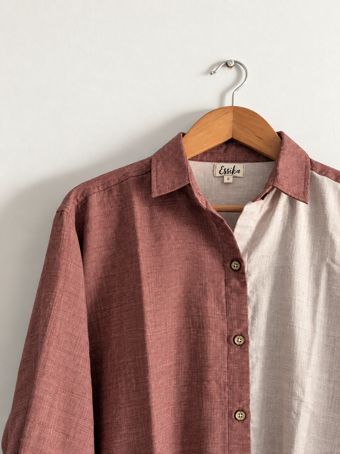 Women's oversized shirt dress in red and white, made with 100% cotton with full sleeves and collar  - closeup image