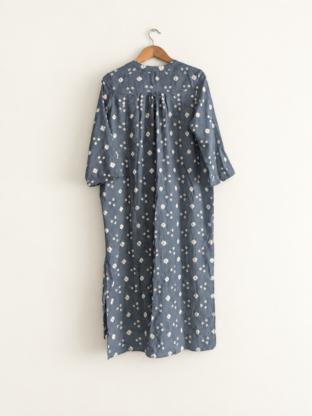 Women's caftan in  slate blue with 3/4 sleeves and v-neck made with cotton bandhani -back image