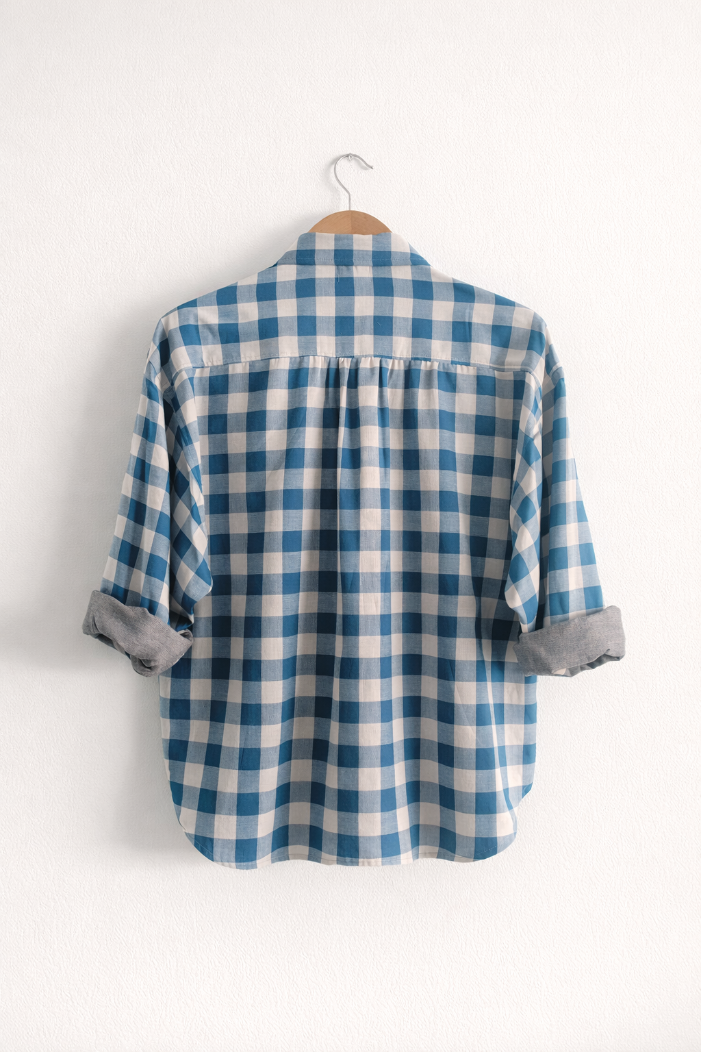 Women’s oversized shirt in blue & white check cotton double cloth with collar neck and cuffed sleeves – back image