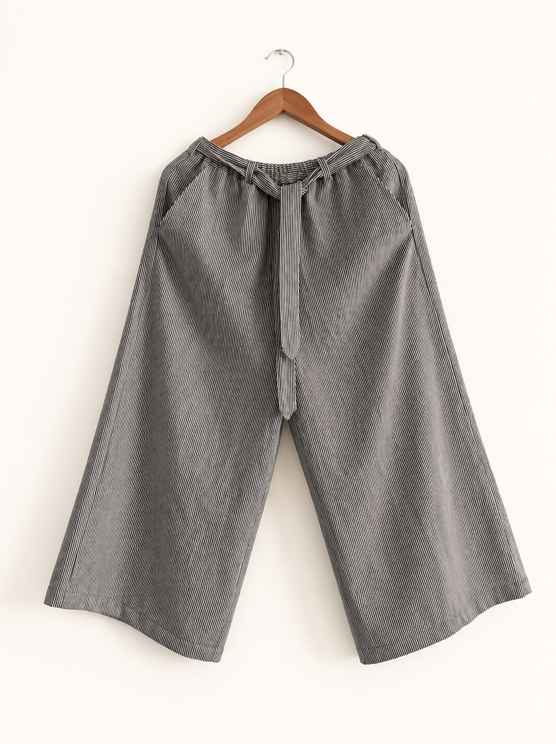 Women's wide legged pants in Cotton Denim - Front image