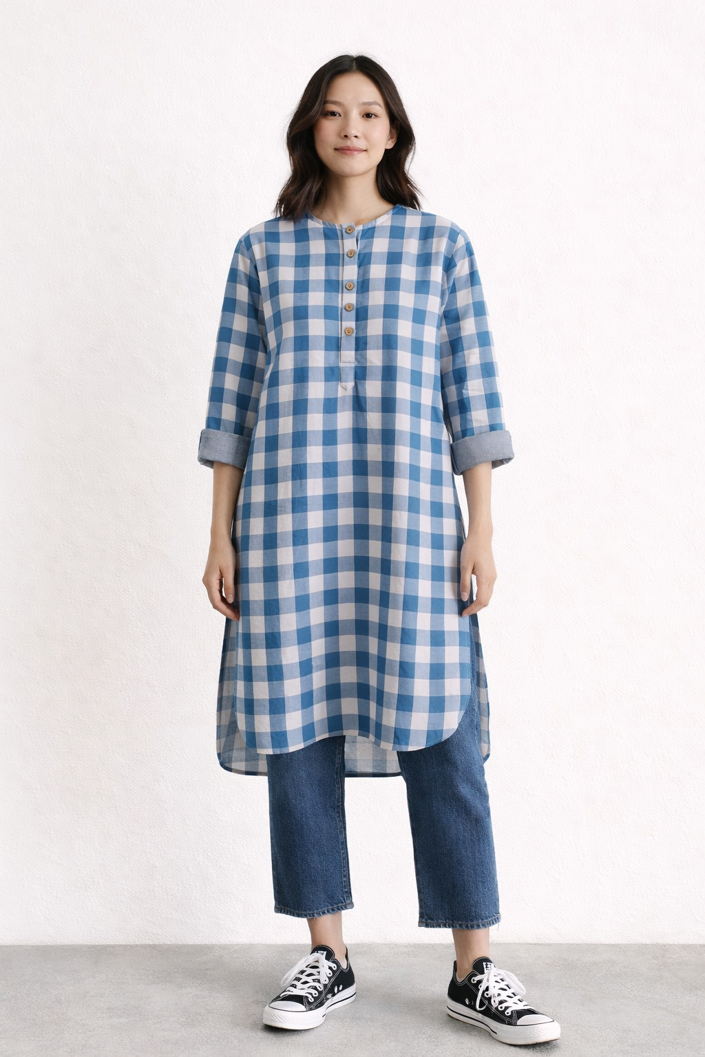 Women’s regular fit blue & white check cotton double cloth kurta with round neck & cuffed sleeves – Model image, front view