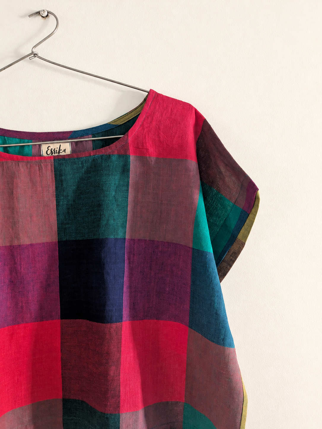 A multicolor  short-sleeve top made with 100% handloom cotton - closeup image