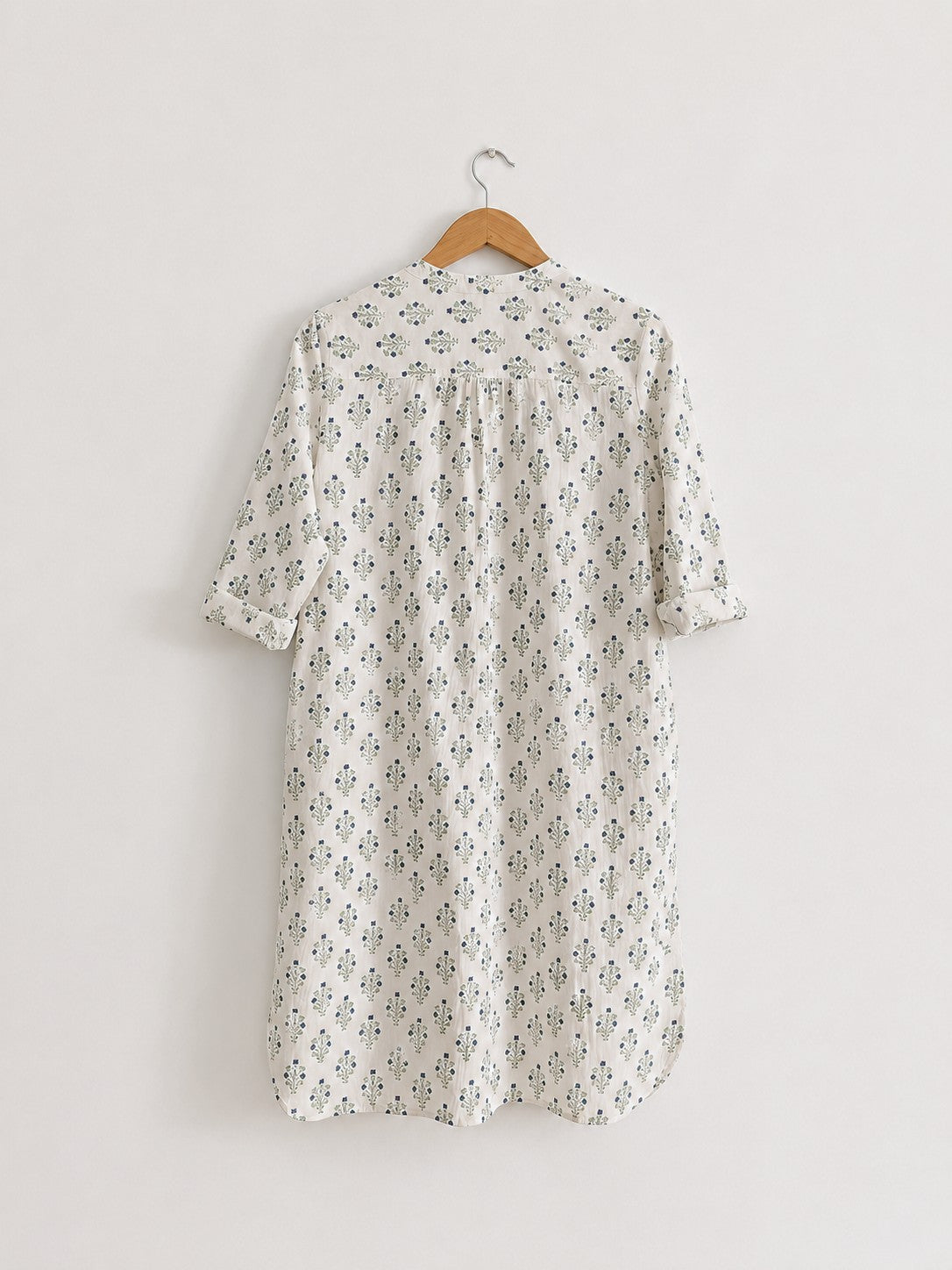 Women's regular cotton kurta in teal and indigo block print with round neck and 3/4 sleeves - back image
