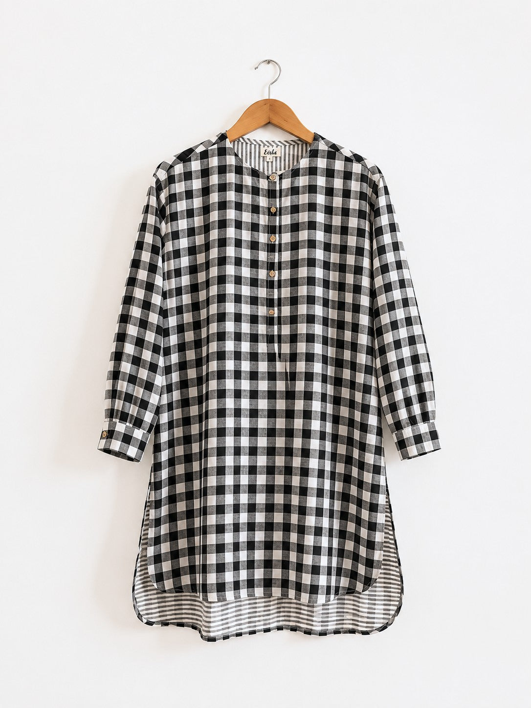 Women's cotton kurta with full sleeves and round neck in black checks -full front image