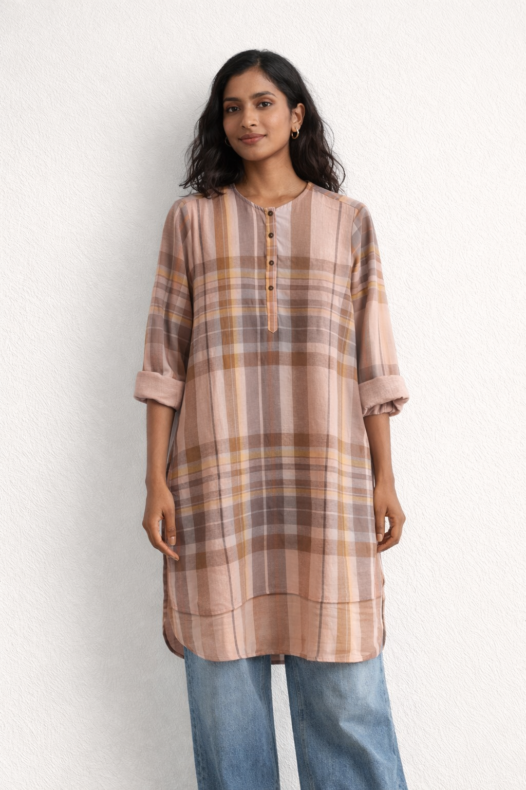 Women's regular  cotton kurta with long sleeves and round next in brown checks - Model image