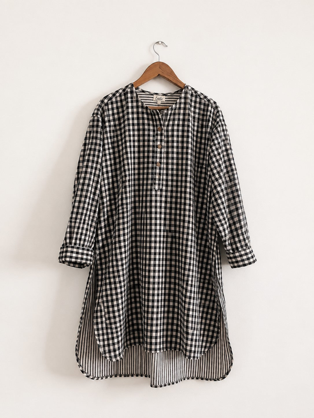 Women's handloom cotton kurta with round neck, full sleeves with cuffs, in black and white checks - front full image